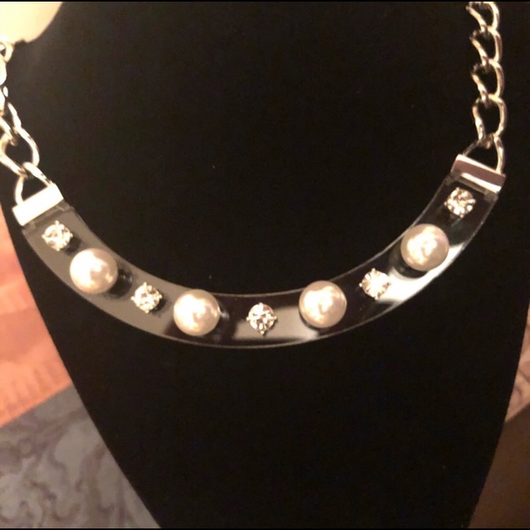 🆕 Steve Madden Silver Tone Lucite Bib Necklace - Picture 4 of 6